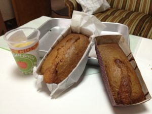 アップルサイダーと安土夢さん特製手作りケーキ